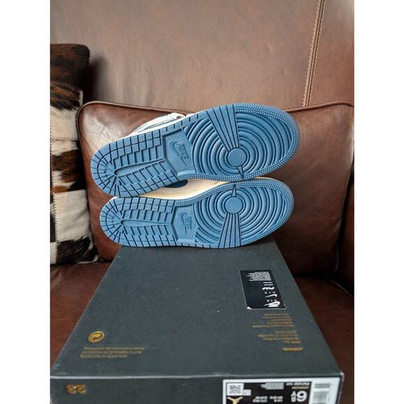 Big Kid's Jordan 1 Mid SE White/Industrial Blue-Sail (FN7432 141) SIZE: 6.5 - Picture 3 of 5